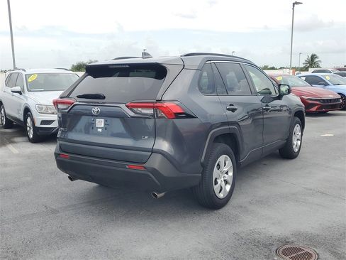 Used 2019 Toyota RAV4 LE image 8