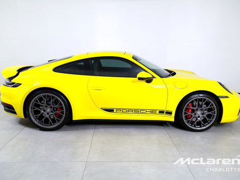 Used 2022 Porsche 911 Carrera 4S w/ Premium Package image 9