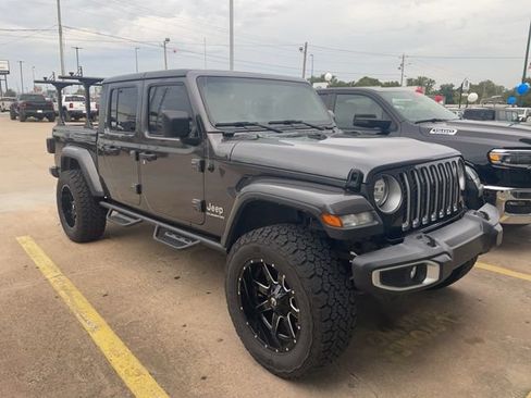 Used 2021 Jeep Gladiator Overland w/ Popular Equipment Package AWD/4WD image 1