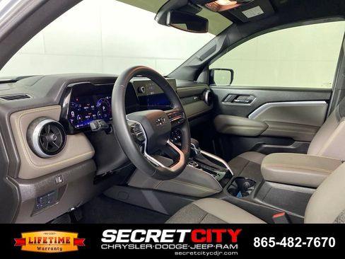 Used 2024 Chevrolet Colorado ZR2 AWD/4WD image 11