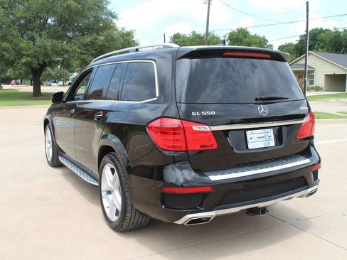 Used 2014 Mercedes-Benz GL 550 4MATIC w/ Driver Assistance Package image 11