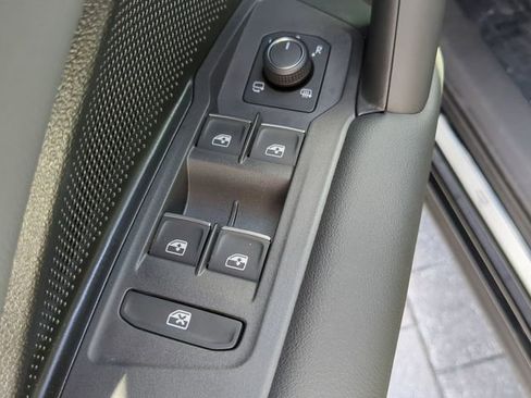 New 2026 Volkswagen Tiguan SEL R-Line AWD/4WD image 18