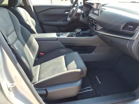 Used 2024 Nissan Rogue SV FWD image 21