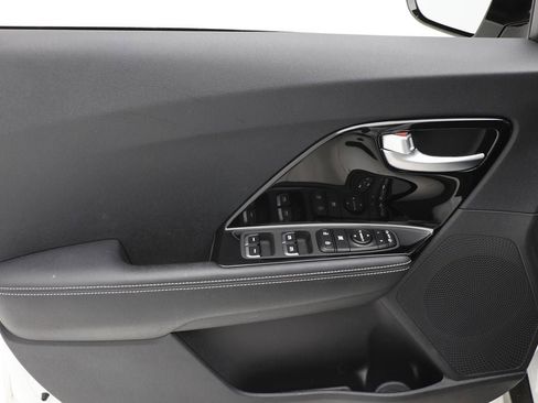 Used 2021 Kia Niro EX w/ Cold Weather Package image 15