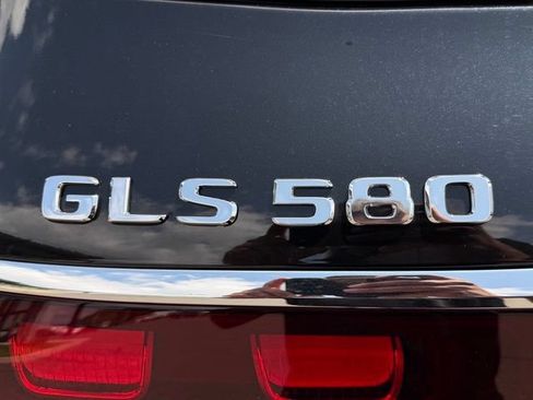 Used 2026 Mercedes-Benz GLS 580 4MATIC image 9