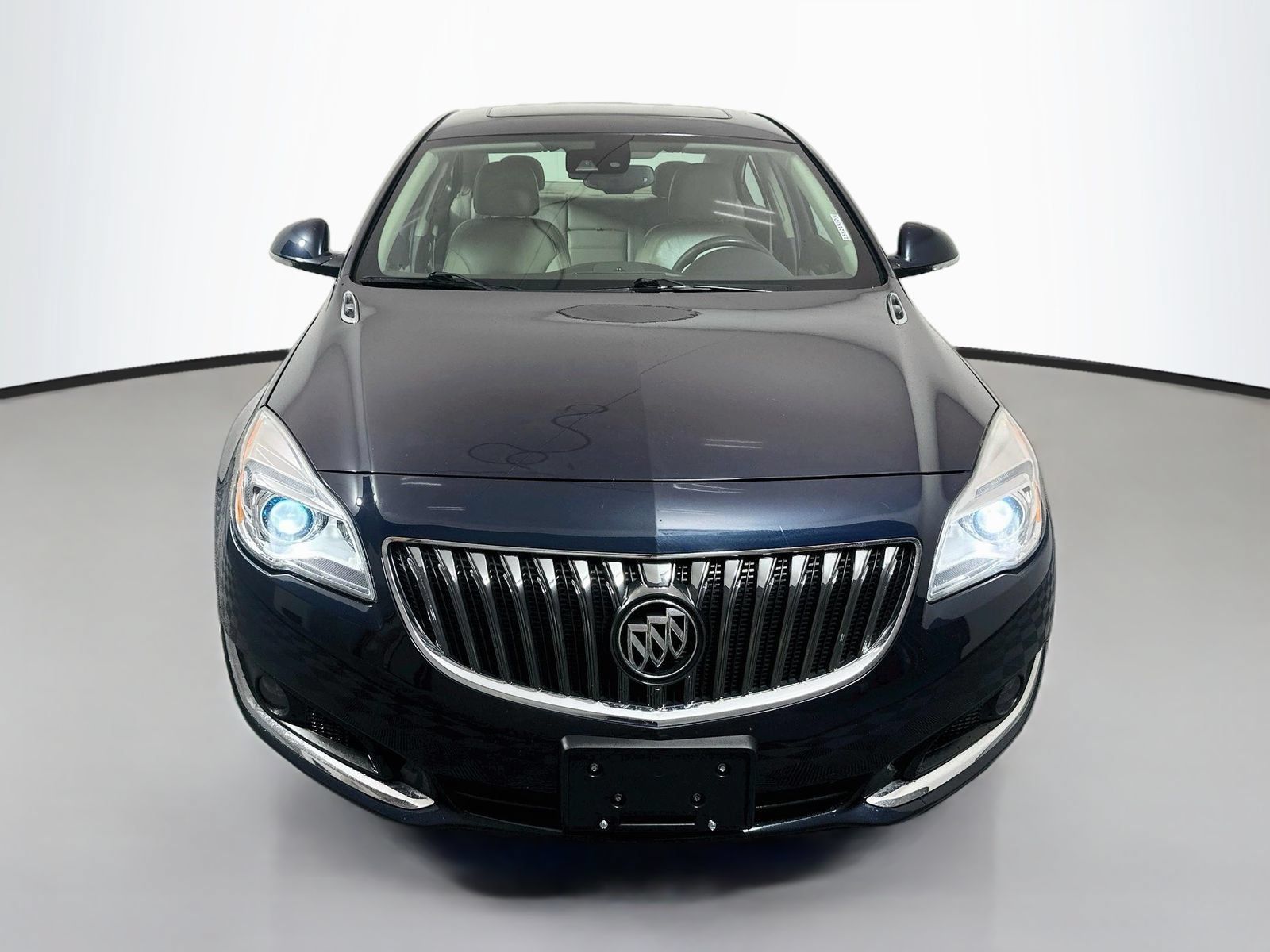 Used 2017 Buick Regal Premium w/ Driver Confidence Package #1 FWD image 2