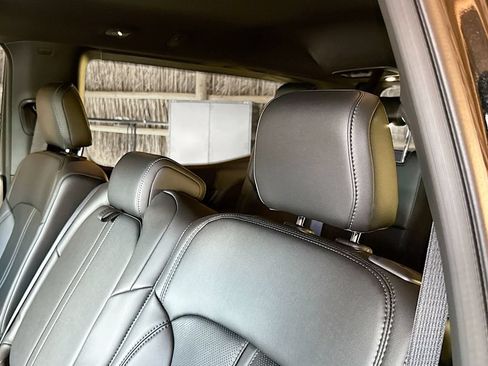 Used 2025 Jeep Wagoneer 4WD image 29