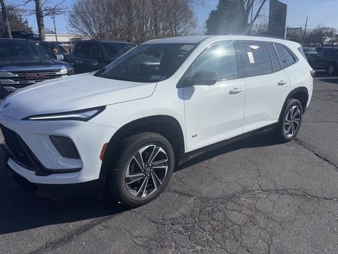 Used 2025 Buick Enclave Sport Touring image 2