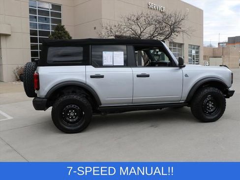 Used 2022 Ford Bronco Black Diamond image 6