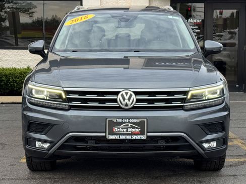 Used 2018 Volkswagen Tiguan SEL Premium w/ 3rd Row Seat Package AWD/4WD image 15