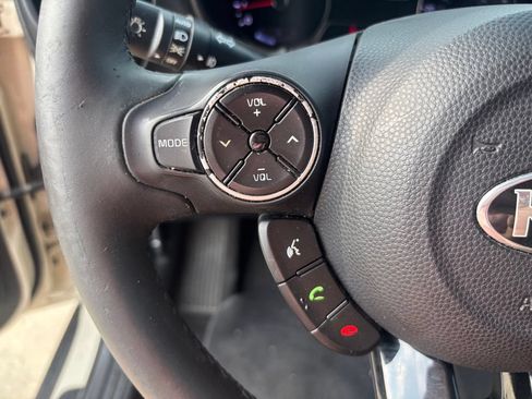 Used 2015 Kia Soul ! w/ Sun & Sound Package FWD image 13