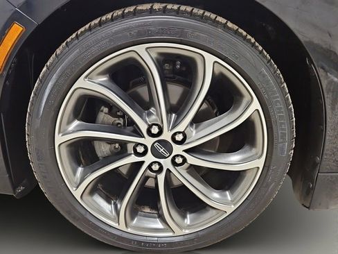 Used 2020 Lincoln MKZ w/ Convenience Package image 27