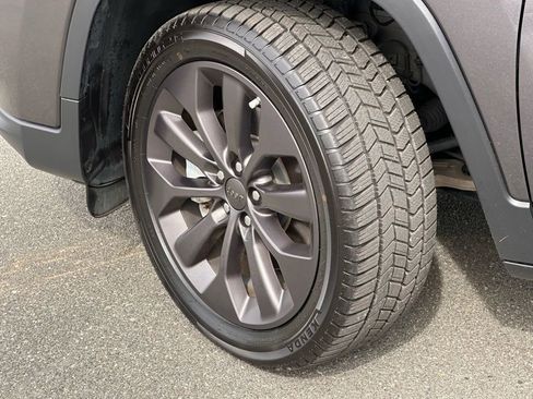 Used 2021 Jeep Cherokee Latitude Lux 80th Anniv w/ Quick Order Package 26U 80TH image 41