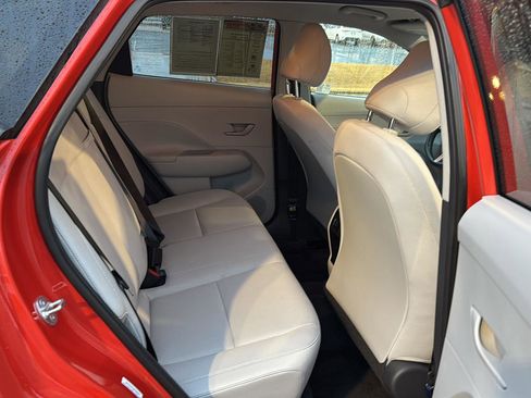 Used 2025 Hyundai Kona SEL image 11