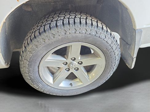 Used 2016 RAM 1500 Express AWD/4WD image 25