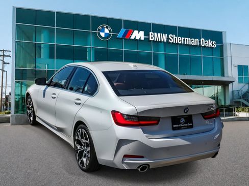Used 2026 BMW 330i Sedan w/ Convenience Package RWD image 6