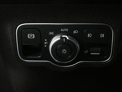 Certified 2022 Mercedes-Benz GLB 250 4MATIC image 9