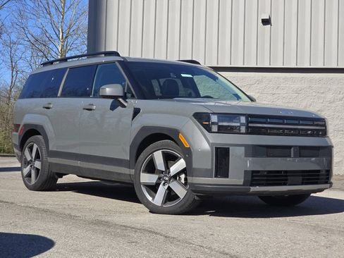 Used 2024 Hyundai Santa Fe Limited image 2