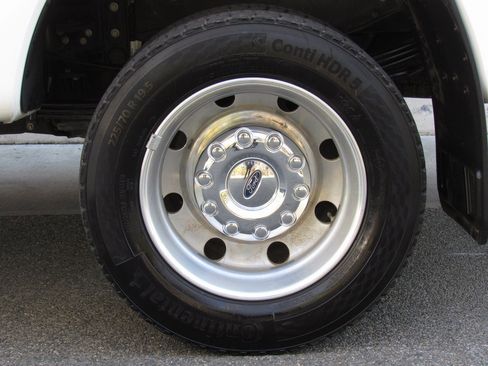 Used 2024 Ford F450 Platinum w/ Camper Package image 43