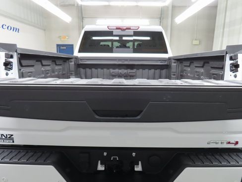 Used 2025 GMC Sierra 2500 AT4 w/ AT4 Premium Plus Package image 41