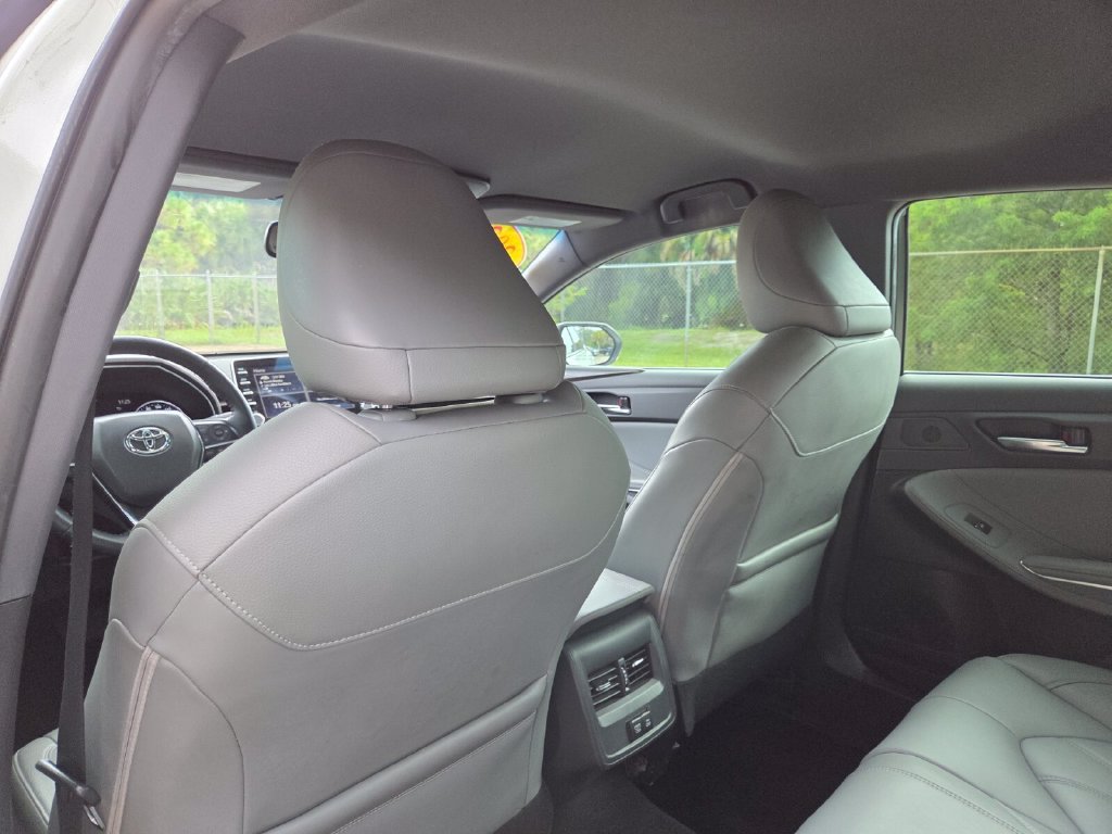 Used 2021 Toyota Avalon XLE FWD image 22