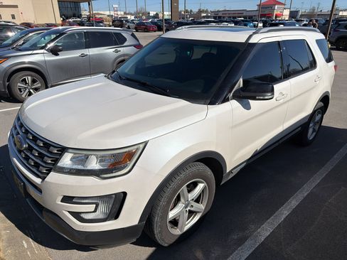 Used 2016 Ford Explorer XLT w/ Equipment Group 202A image 1