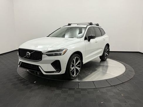 Certified 2023 Volvo XC60 B5 Ultimate w/ Climate Package image 3
