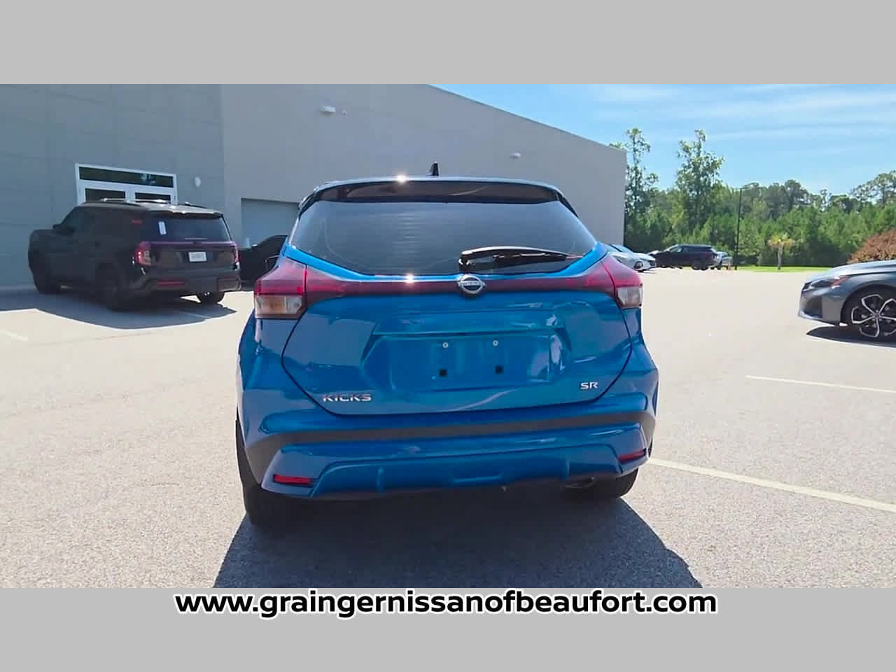 Used 2023 Nissan Kicks SR w/ SR Premium Package FWD image 29