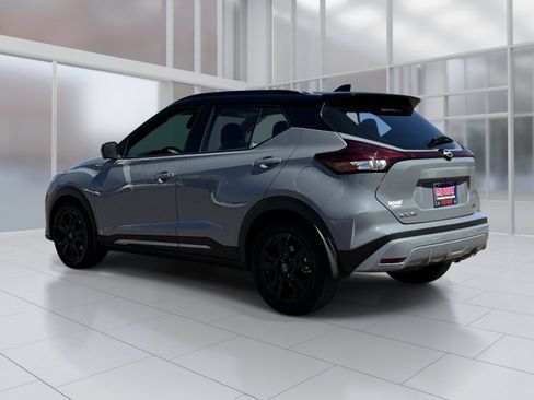 Used 2022 Nissan Kicks SR FWD image 4