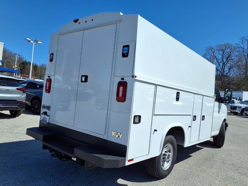 New 2025 GMC Savana 3500 w/ Power Convenience Package image 22