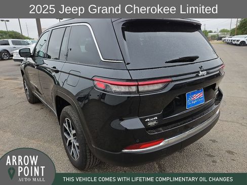 Used 2025 Jeep Grand Cherokee Limited AWD/4WD image 9