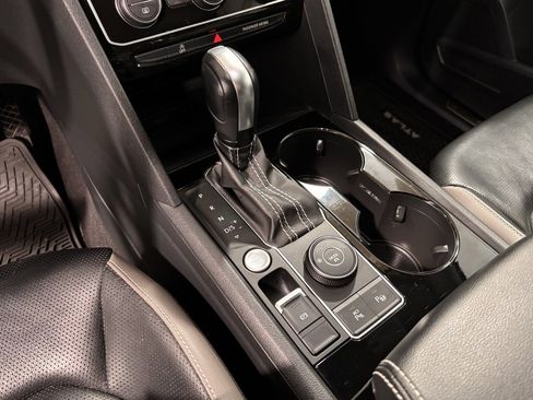 Used 2021 Volkswagen Atlas SEL Premium image 14