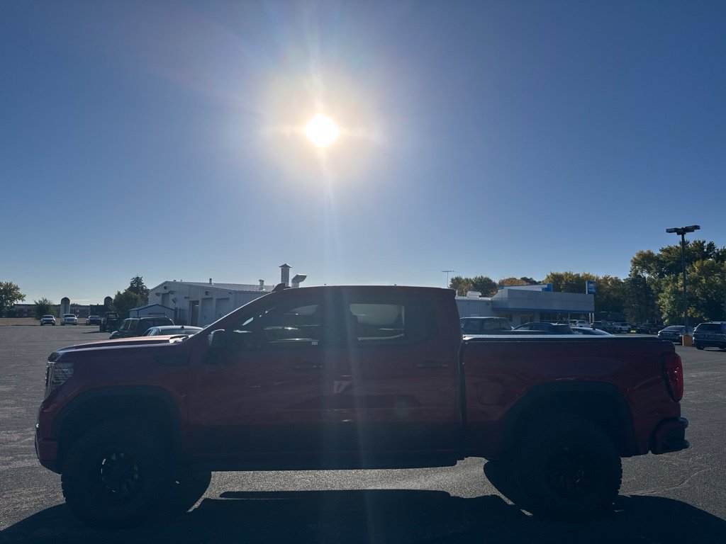 Used 2025 GMC Sierra 1500 AT4 w/ AT4 Premium Package AWD/4WD image 2