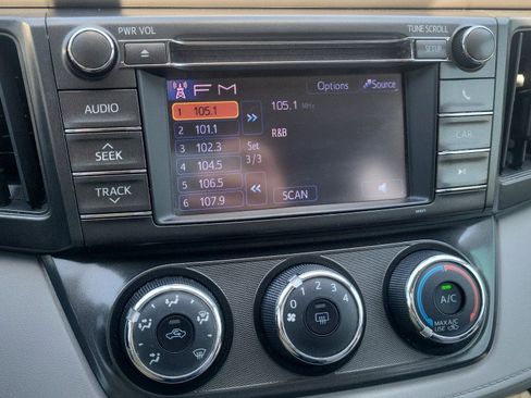 Used 2013 Toyota RAV4 LE FWD image 31