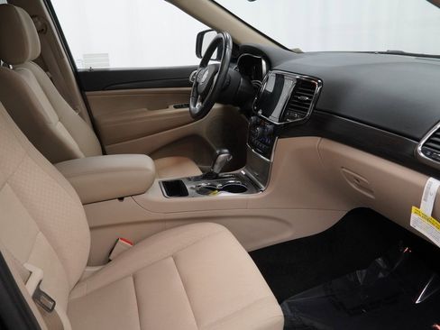 Certified 2022 Jeep Grand Cherokee Laredo E image 48