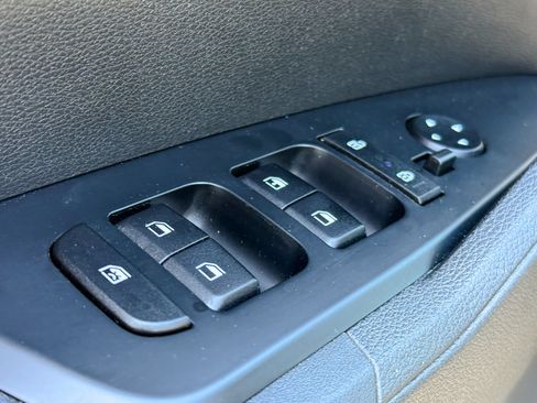 Certified 2025 Kia Sportage LX AWD/4WD image 16
