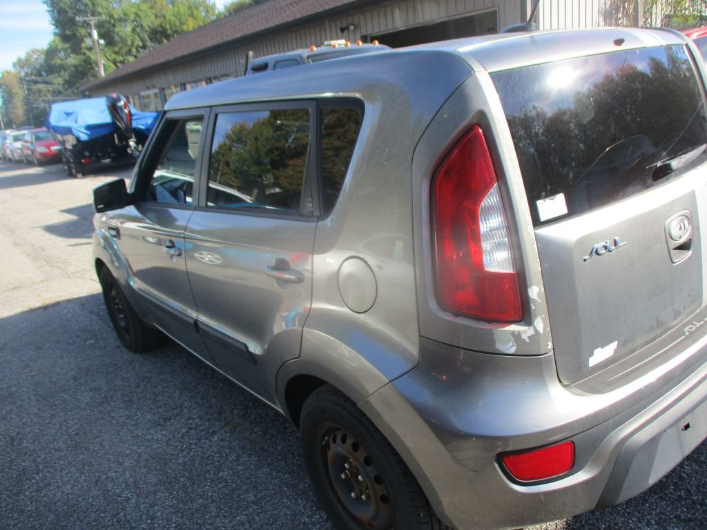 Used 2013 Kia Soul FWD image 5