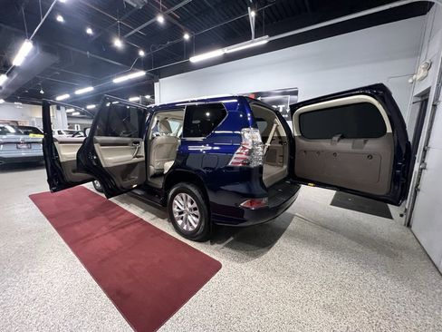 Used 2018 Lexus GX 460 Premium w/ Premium Package image 65