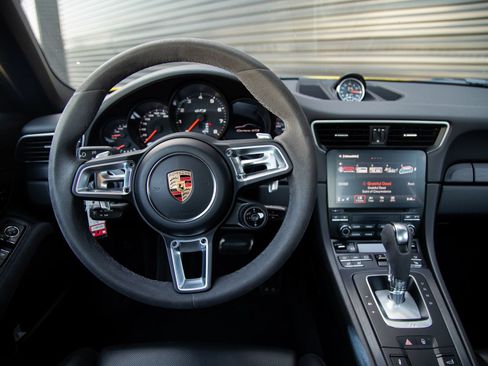 Certified 2017 Porsche 911 Carrera GTS RWD image 11
