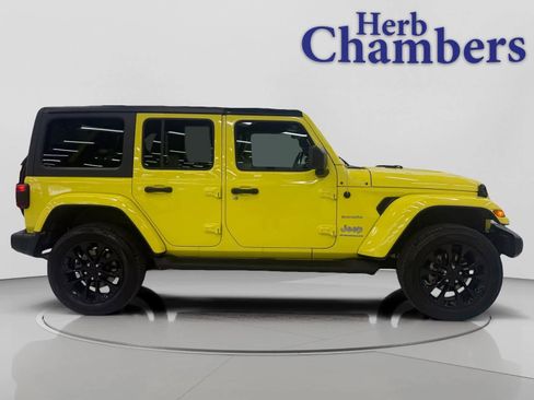 Used 2023 Jeep Wrangler Unlimited Sahara w/ Cold Weather Group AWD/4WD image 10