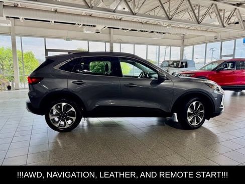 Used 2023 Ford Escape Platinum AWD/4WD image 10