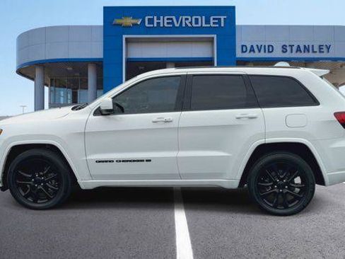 Used 2022 Jeep Grand Cherokee Laredo X RWD image 5