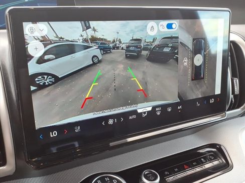 Certified 2025 Ford Expedition Active image 27