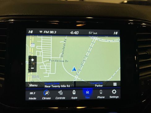 Used 2022 Jeep Grand Cherokee Laredo X image 17