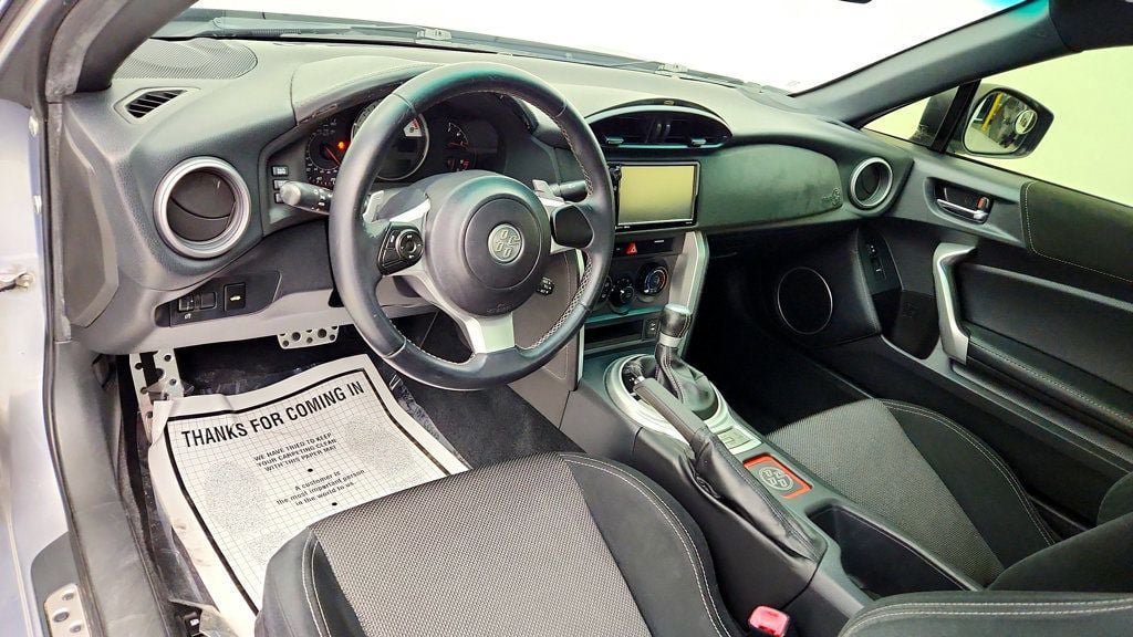 Used 2017 Toyota 86 RWD image 12