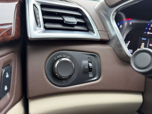 Used 2014 Cadillac SRX Luxury w/ Driver Awareness Package image 56