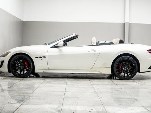 Used 2017 Maserati GranTurismo Sport image 10