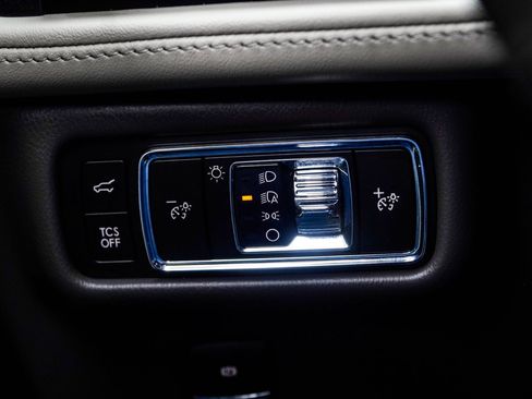 Used 2023 Lincoln Nautilus Reserve AWD/4WD image 29
