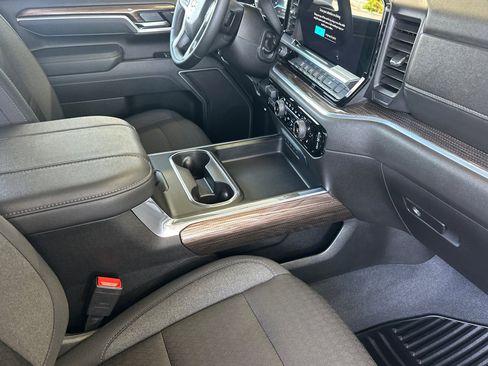 Used 2025 Chevrolet Silverado 2500 LT w/ Convenience Package AWD/4WD image 14