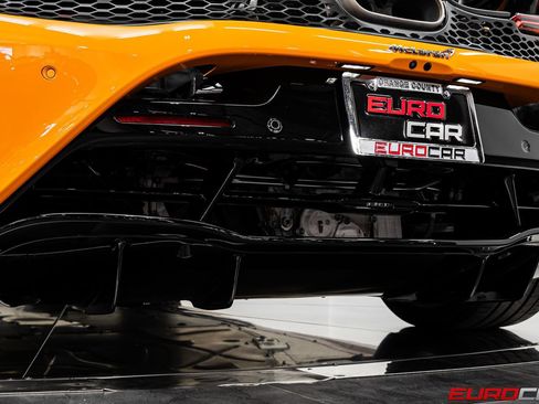Used 2026 McLaren 750S Spider RWD image 24